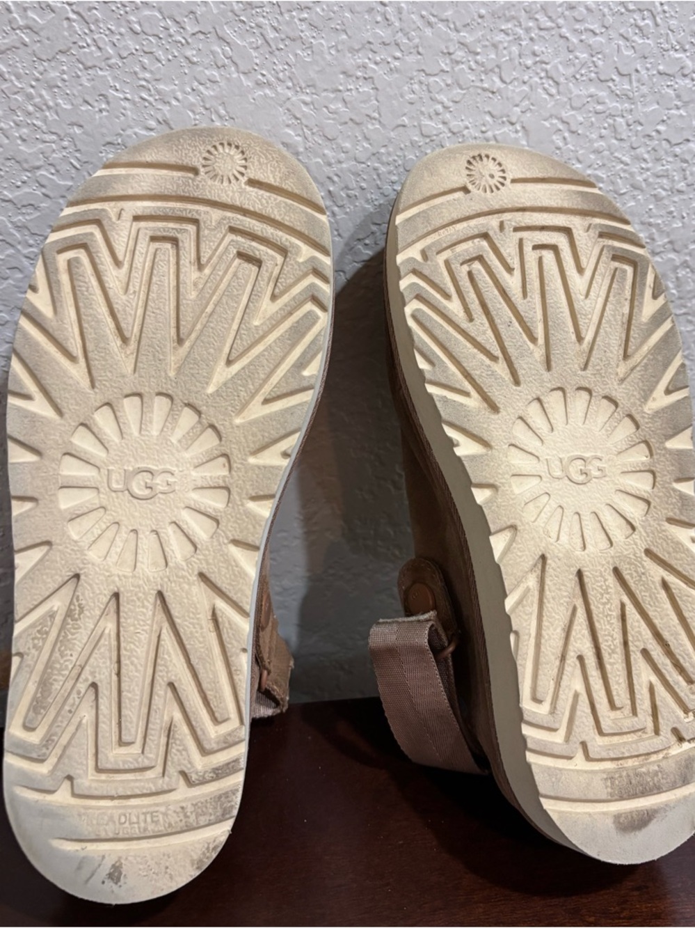 UGG Goldenstar Chestnut Suede Slip-On Clog - Picture 6 of 8
